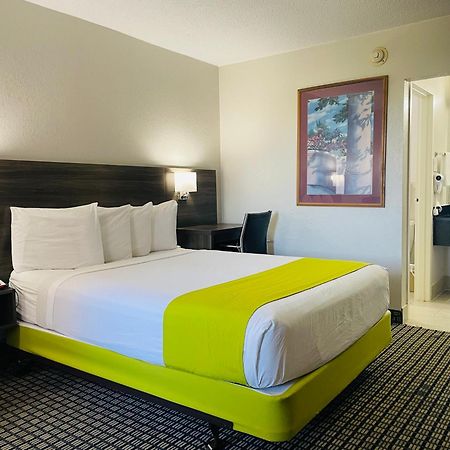 Days Inn By Wyndham Irving Grapevine Dfw Airport North Εξωτερικό φωτογραφία